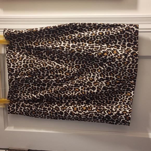 J. Crew Animal Print Pencil Skirt. Linen/Cotton Blend. Fully Lined. NWOT. - Picture 2 of 5